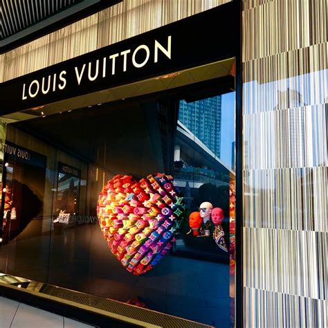 zoom info sally kim louis vuitton|Store Locator .